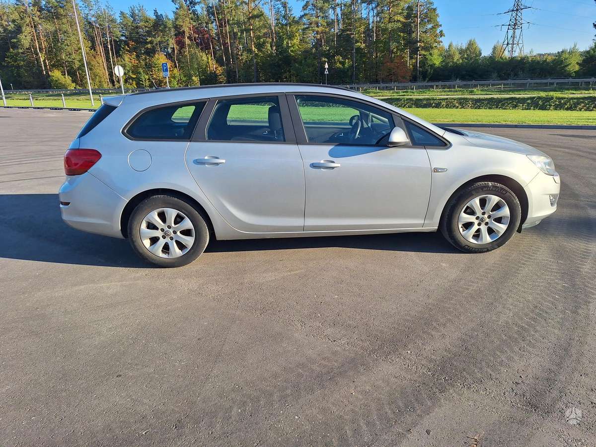 Opel Astra 2013 — photo 5