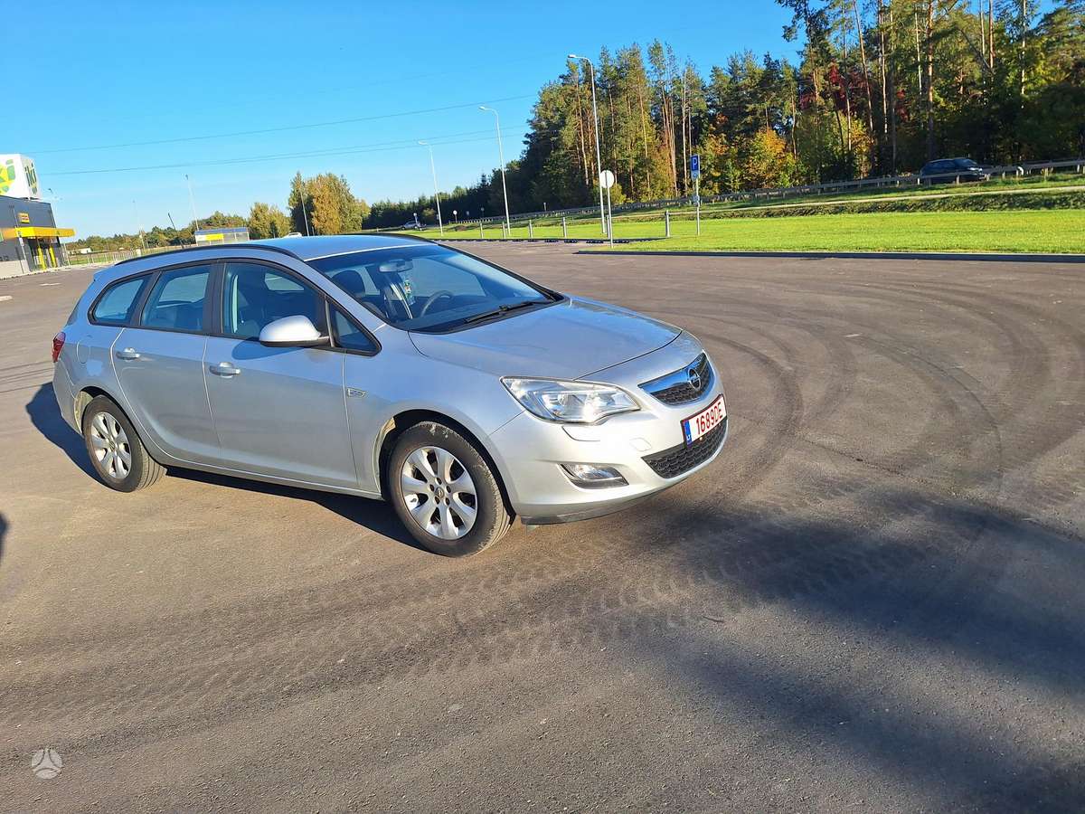 Opel Astra 2013 — photo 6