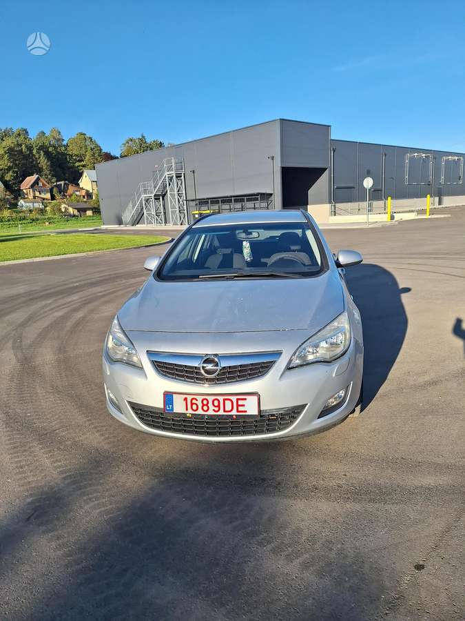 Opel Astra 2013 — photo 7