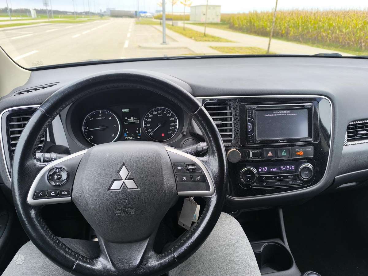 Mitsubishi Outlander 2013 — photo 15