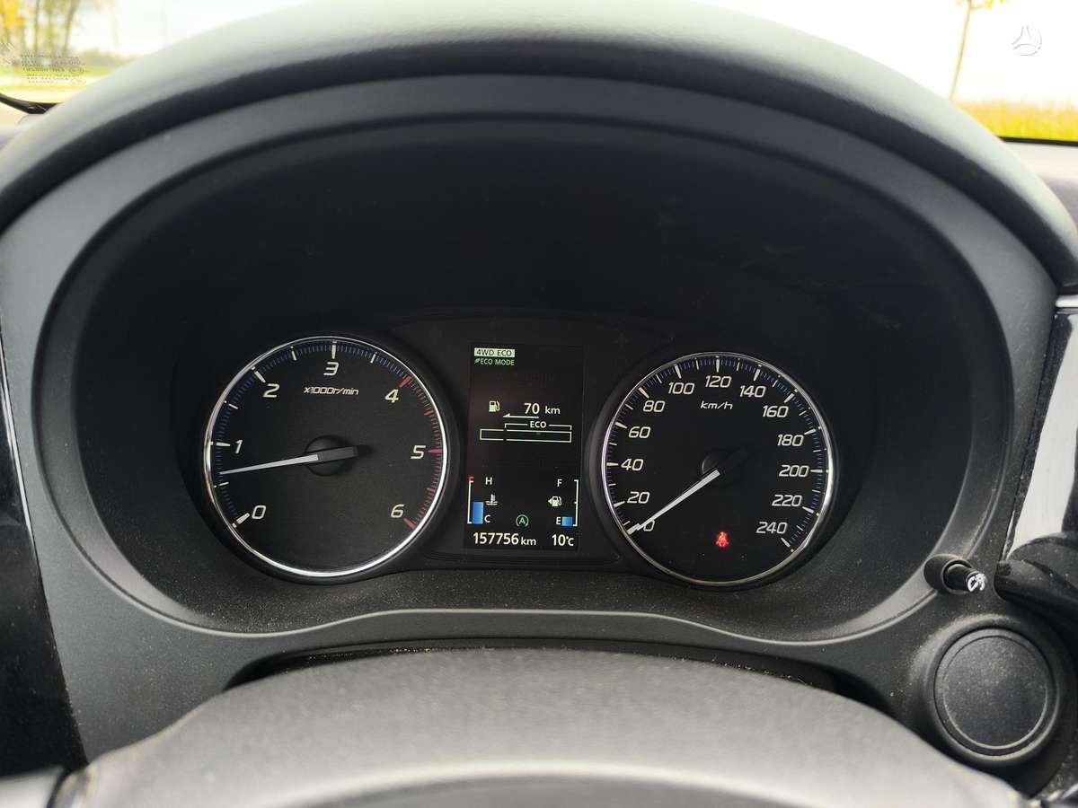 Mitsubishi Outlander 2013 — photo 16