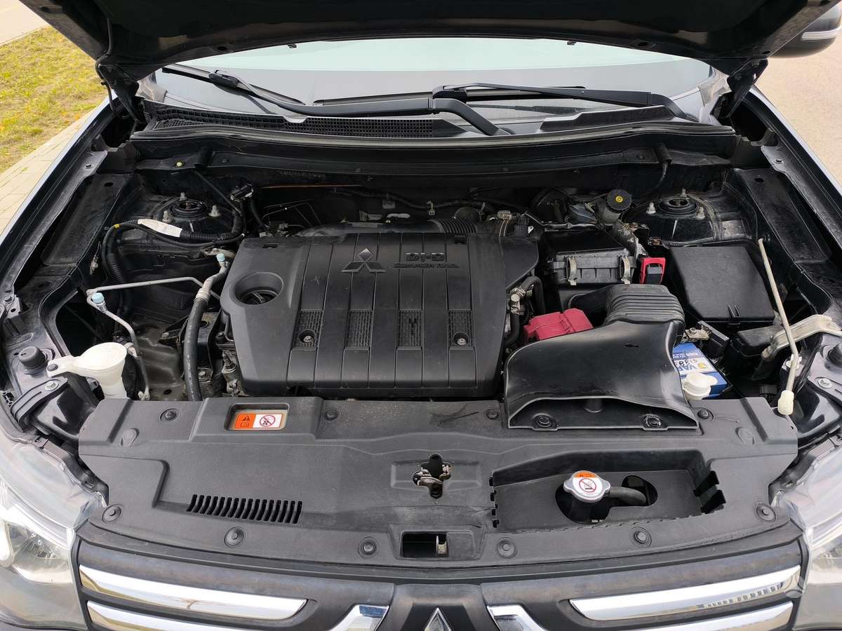 Mitsubishi Outlander 2013 — photo 18