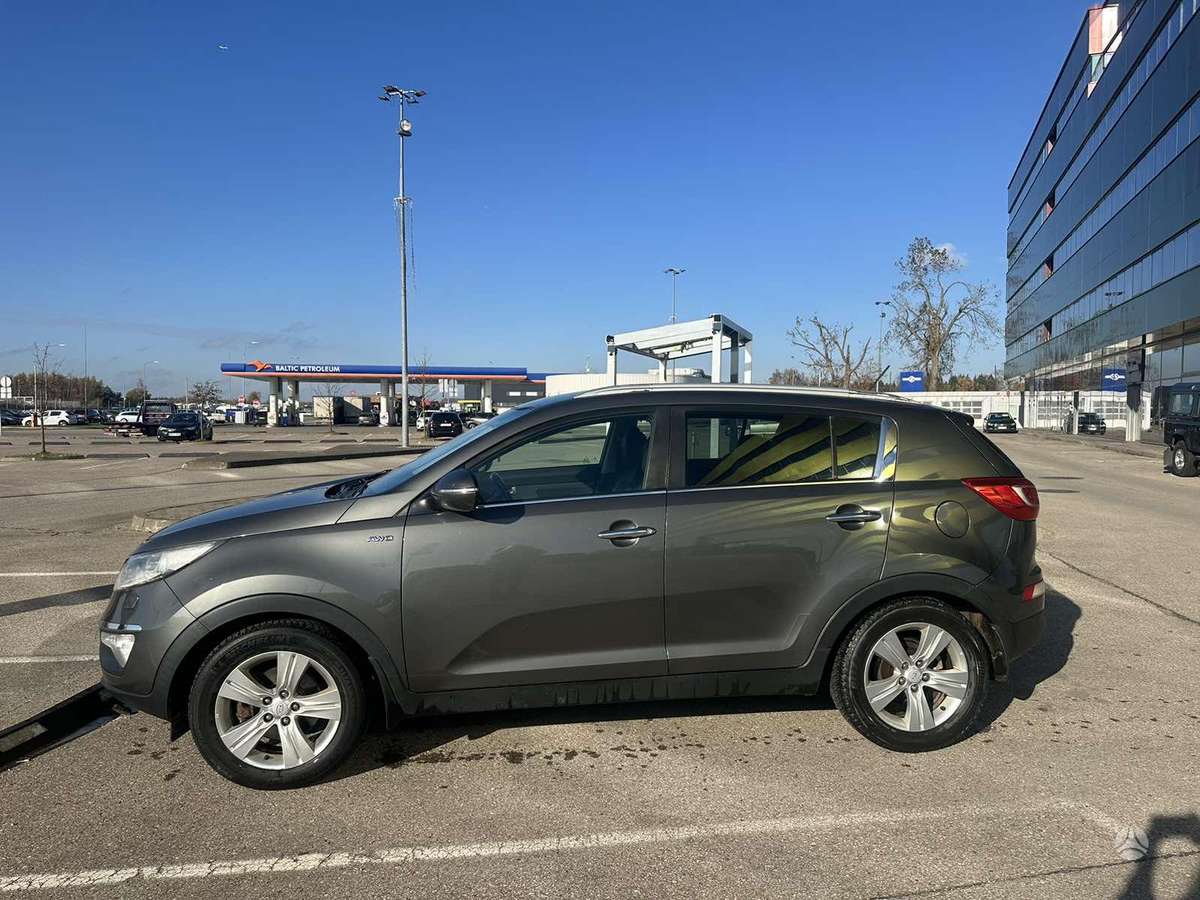 Kia Sportage 2013 — interior