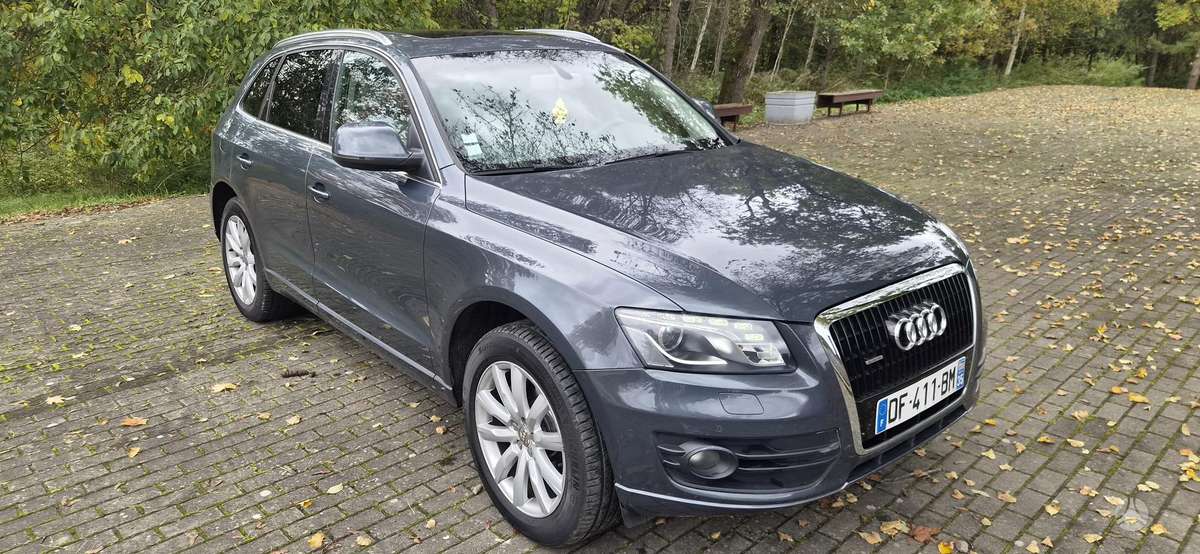 Audi Q5 2009 — interior