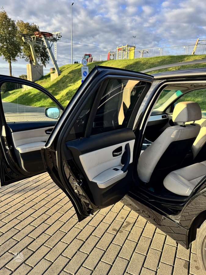 BMW 318 2009 — фото 14
