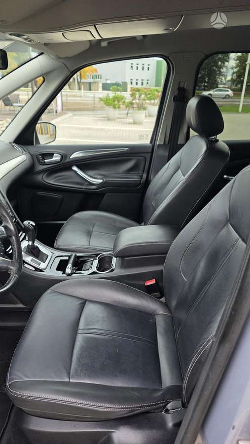 Ford Galaxy 2011 — фото 12