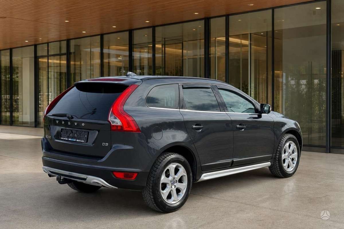 Volvo XC60 2011 — двигун 2000 cm³, 163 HP (120kW)