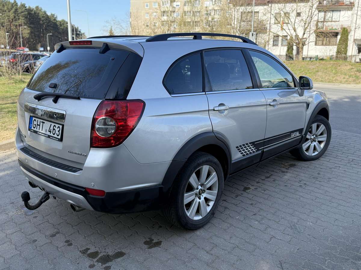 Chevrolet Captiva 2008 — interior
