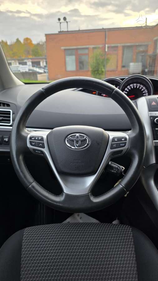 Toyota Verso 2015 — photo 23