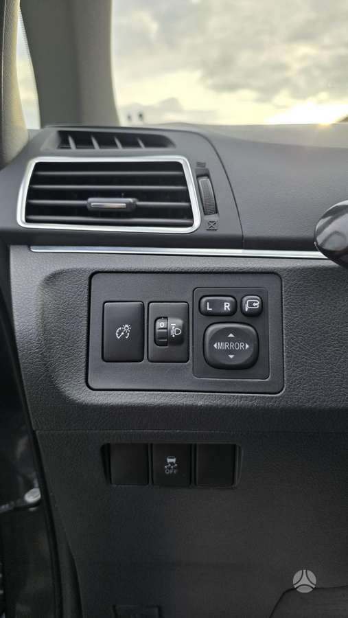 Toyota Verso 2015 — photo 24