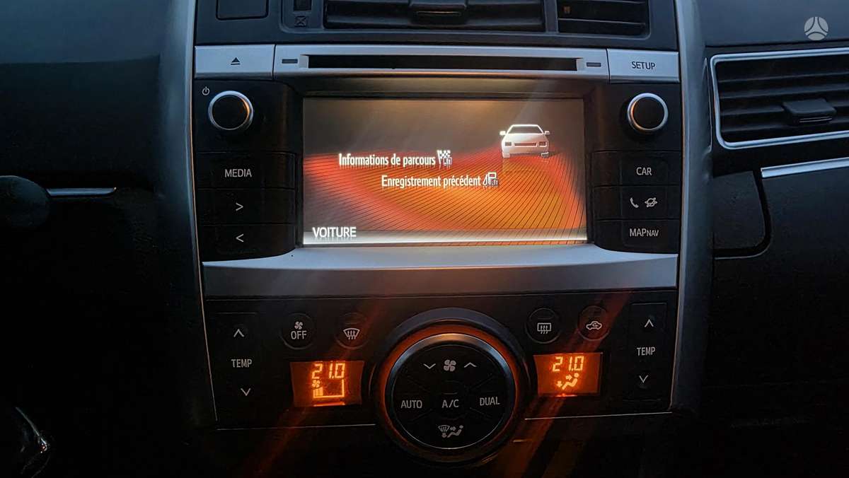 Toyota Verso 2015 — photo 38