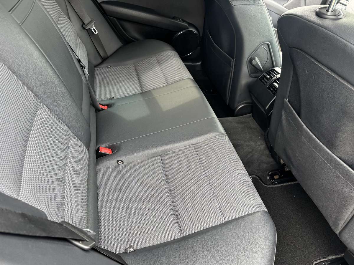 Mercedes-Benz C220 2008 — photo 11