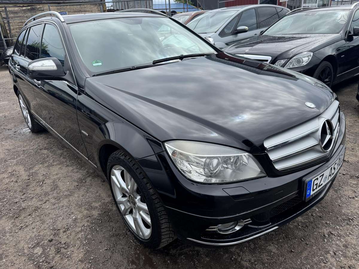 Mercedes-Benz C220 2008 — rear view