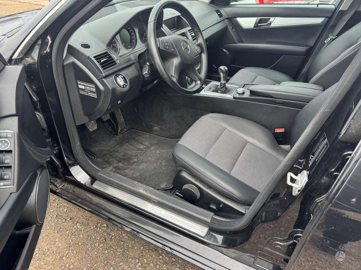 Mercedes-Benz C220 2008 — photo 9