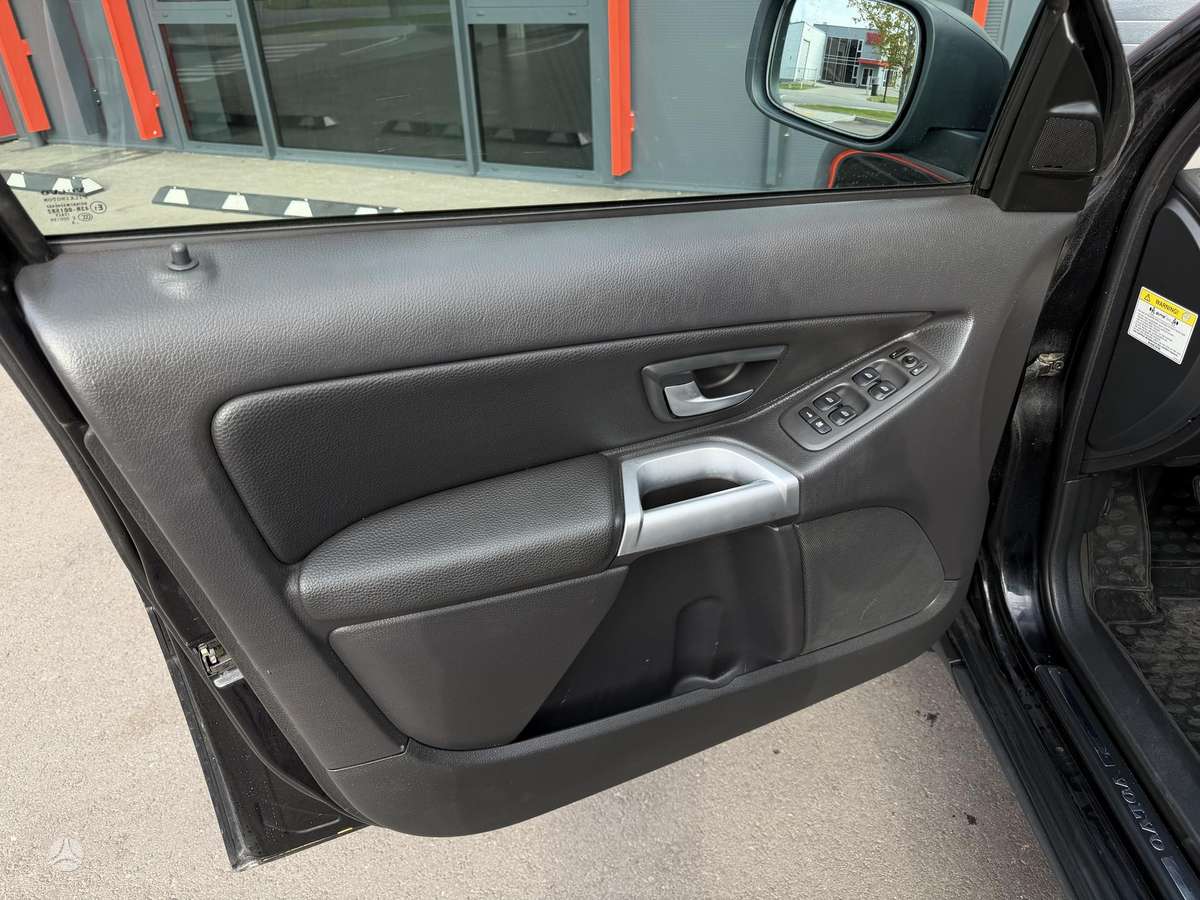 Volvo XC90 2004 — photo 19