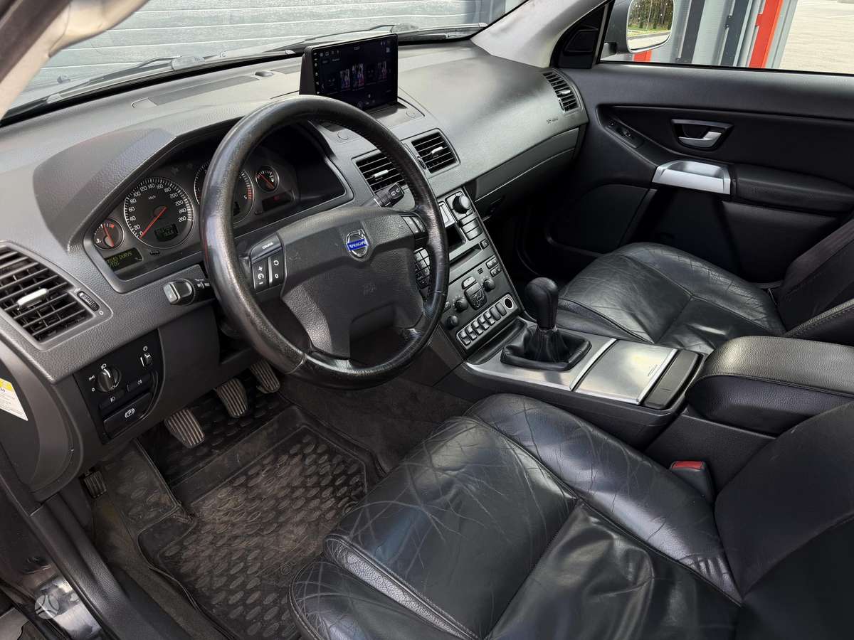 Volvo XC90 2004 — photo 21