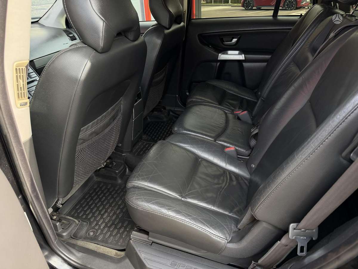 Volvo XC90 2004 — photo 23