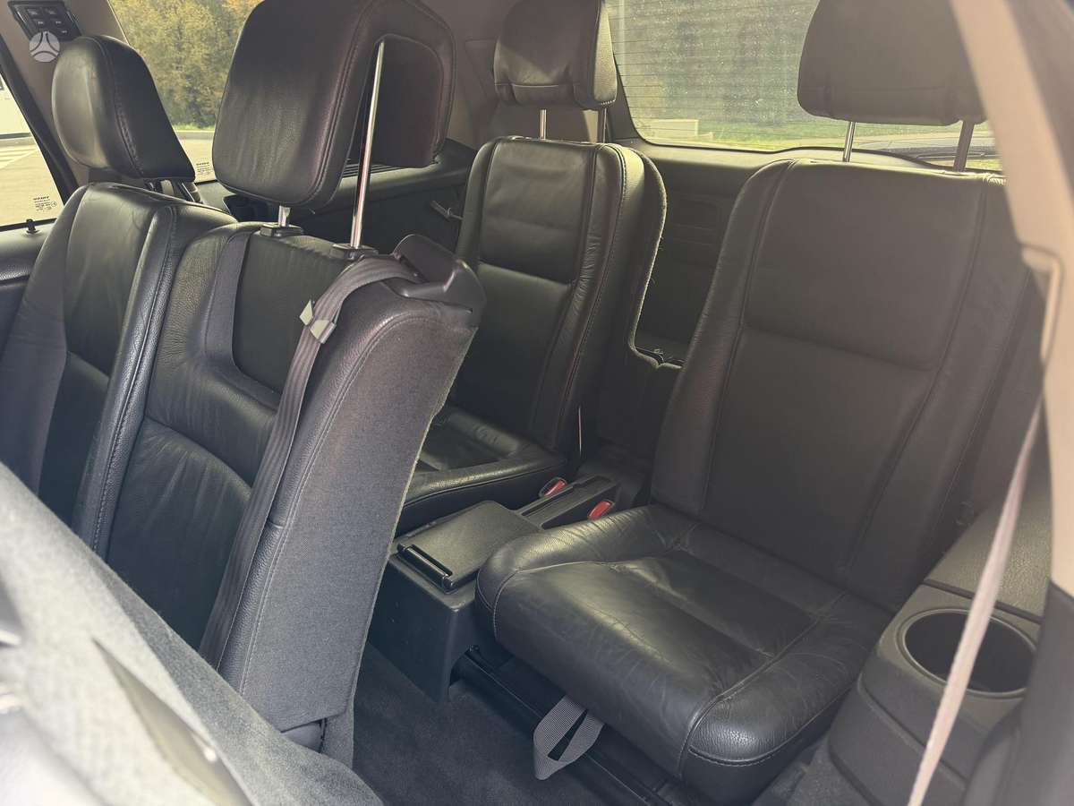 Volvo XC90 2004 — photo 24