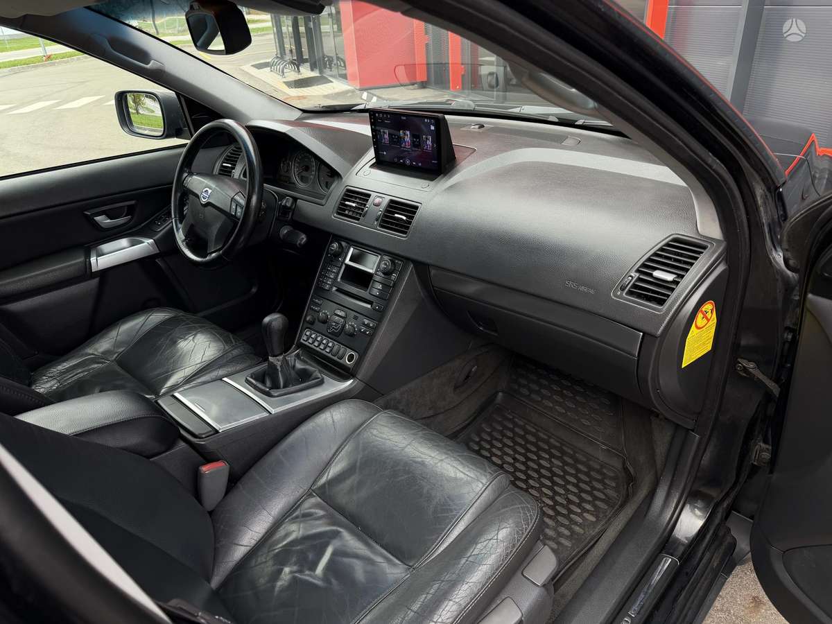 Volvo XC90 2004 — photo 27