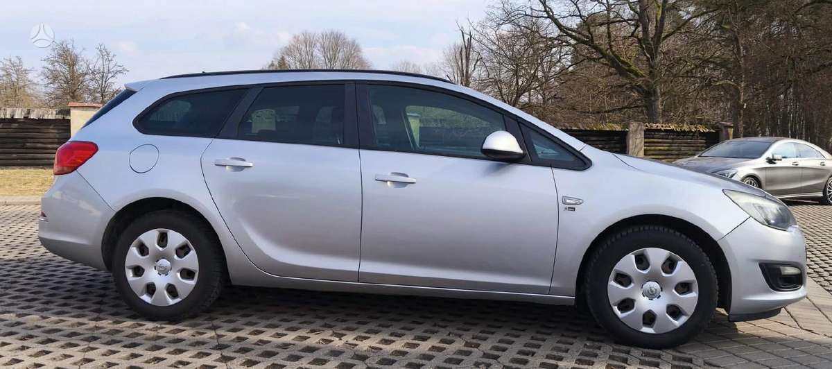 Opel Astra 2012 — photo 5