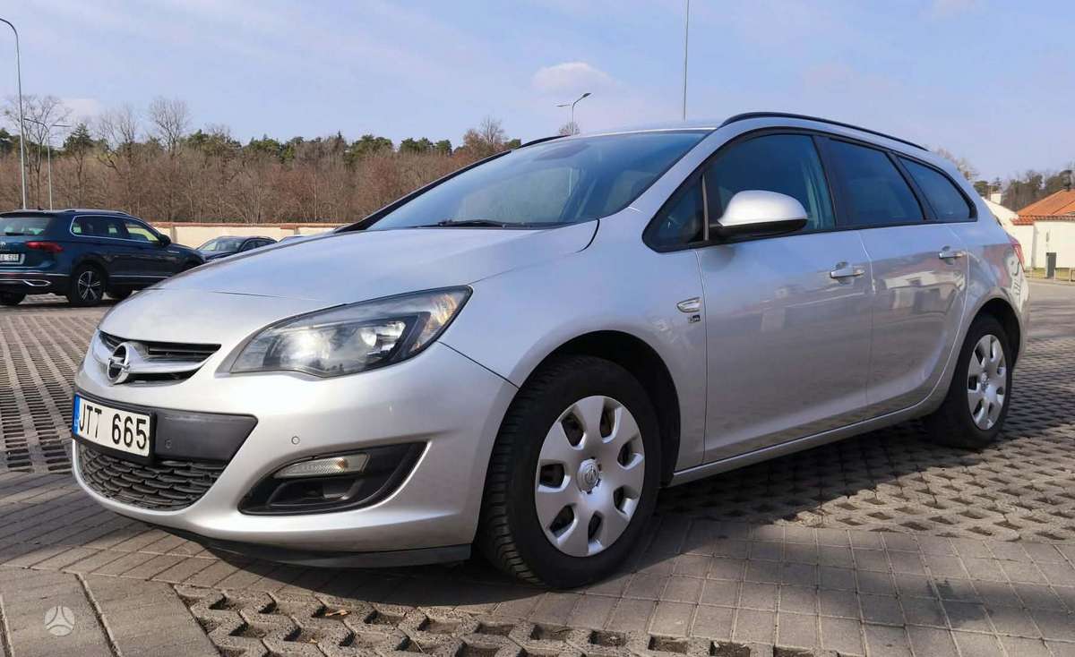 Opel Astra 2012 — photo 7