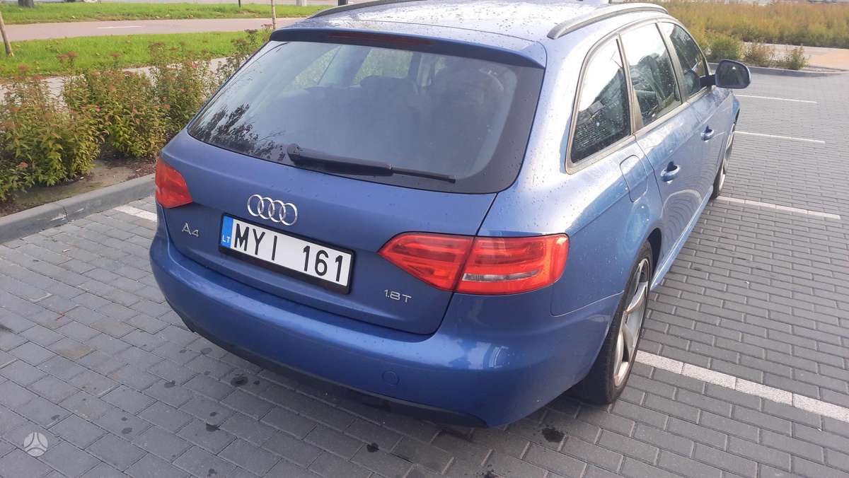 Audi A4 2009 — photo 11