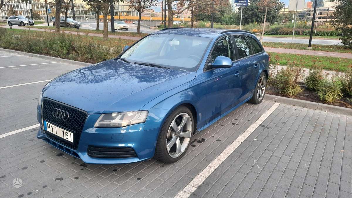 Audi A4 2009 — rear view