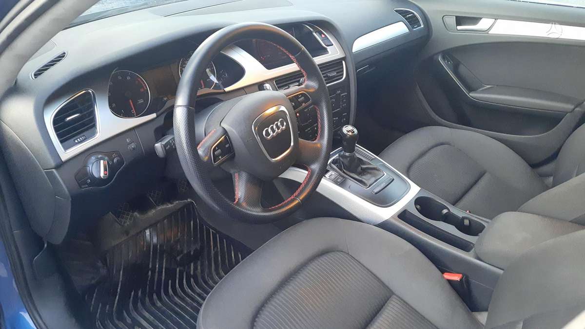 Audi A4 2009 — photo 5