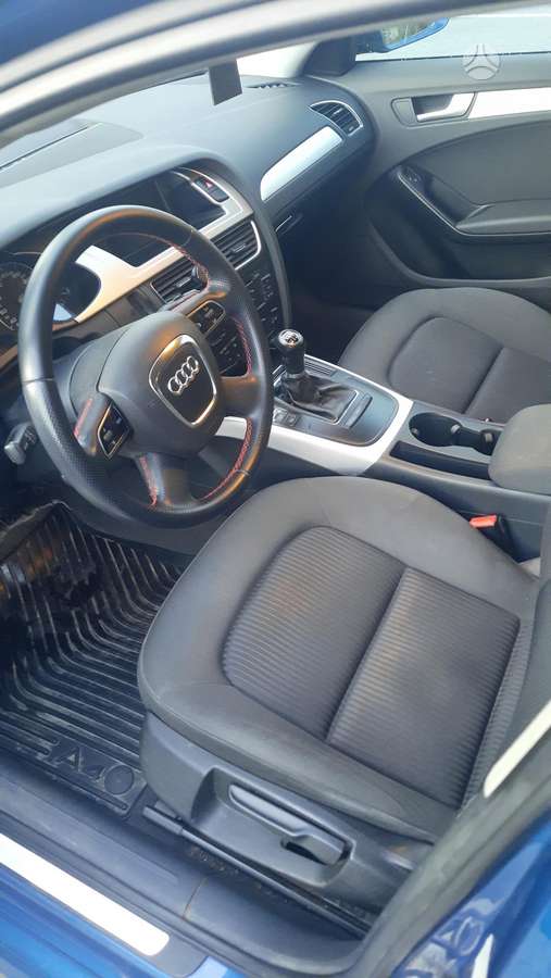 Audi A4 2009 — photo 7