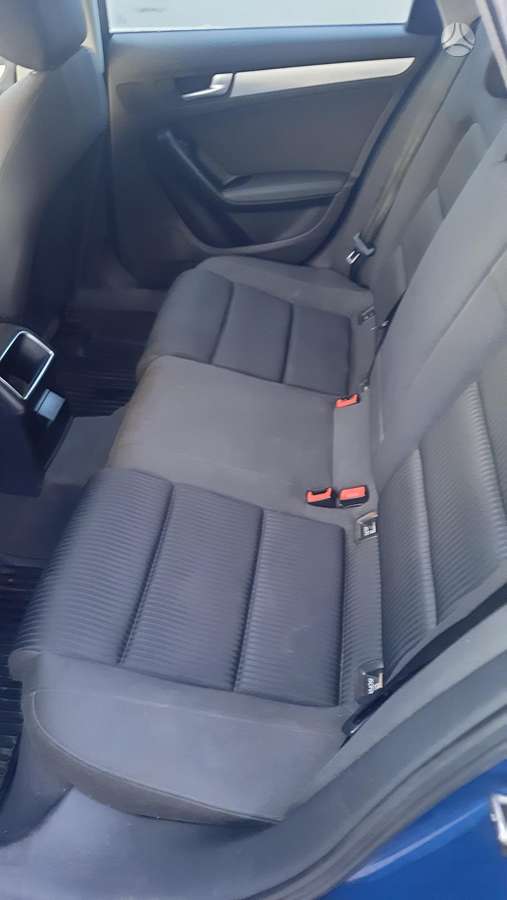 Audi A4 2009 — photo 8