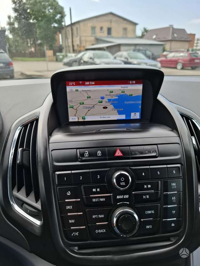 Opel Zafira 2015 — photo 18