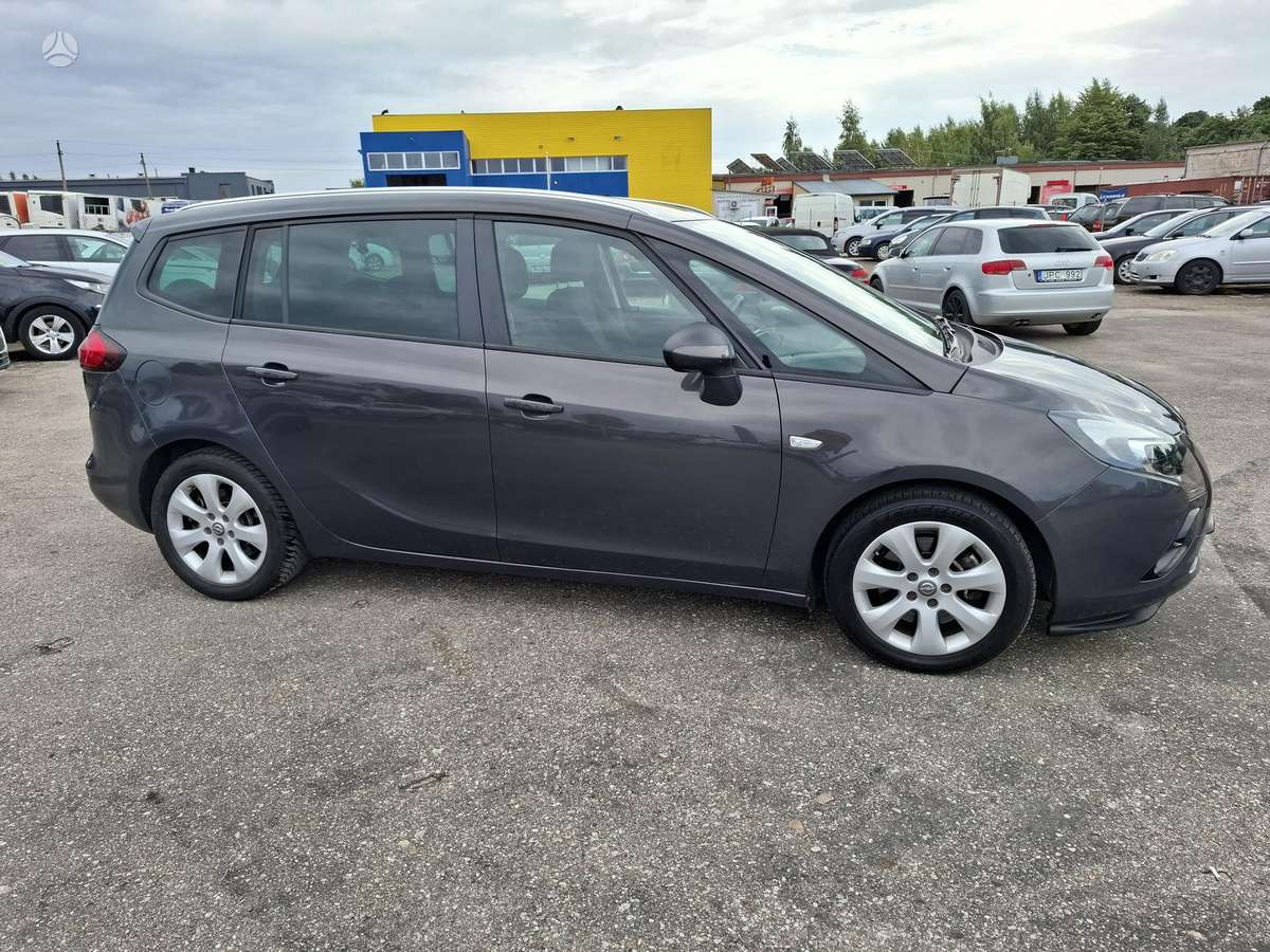 Opel Zafira 2015 — photo 6