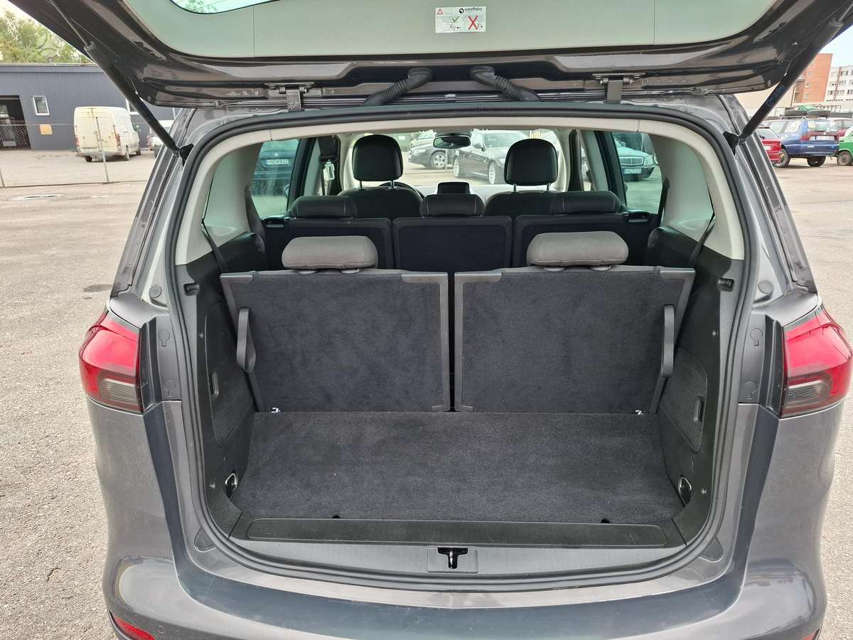 Opel Zafira 2015 — photo 7