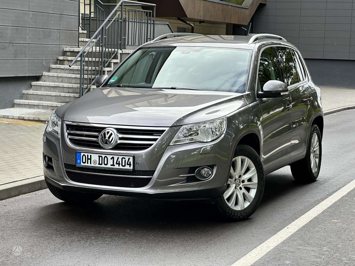Volkswagen Tiguan 2011 — вигляд ззаду
