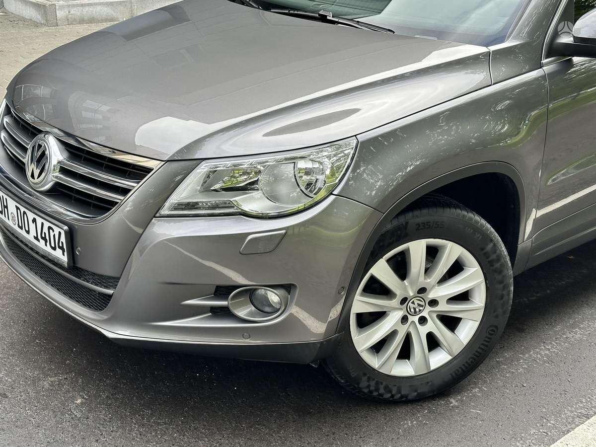 Volkswagen Tiguan 2011 — салон