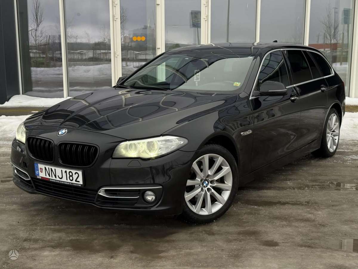 BMW 520 2014 — салон