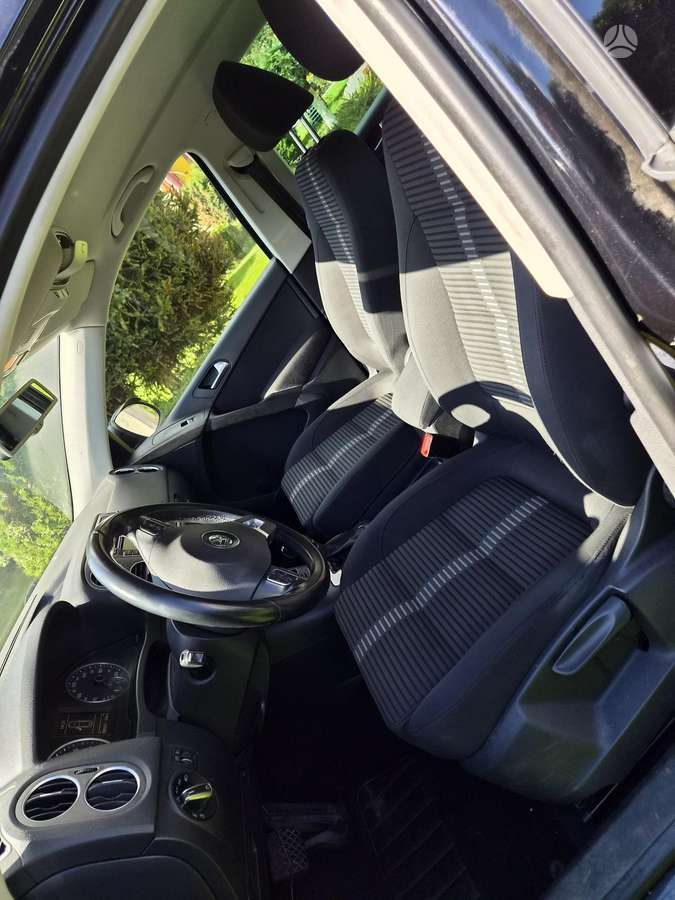 Volkswagen Tiguan 2011 — engine 1984 cm³, 170 HP (125kW)