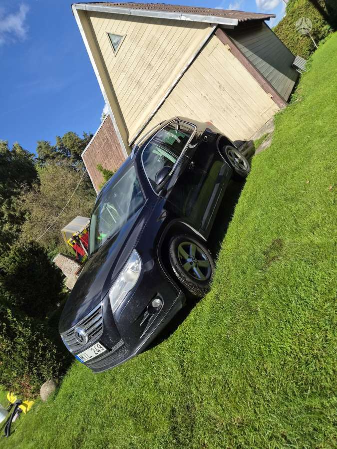 Volkswagen Tiguan 2011 — photo 8