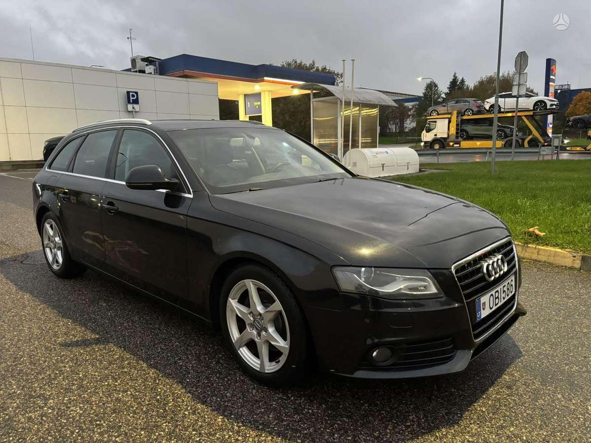 Audi A4 2009 — вигляд ззаду