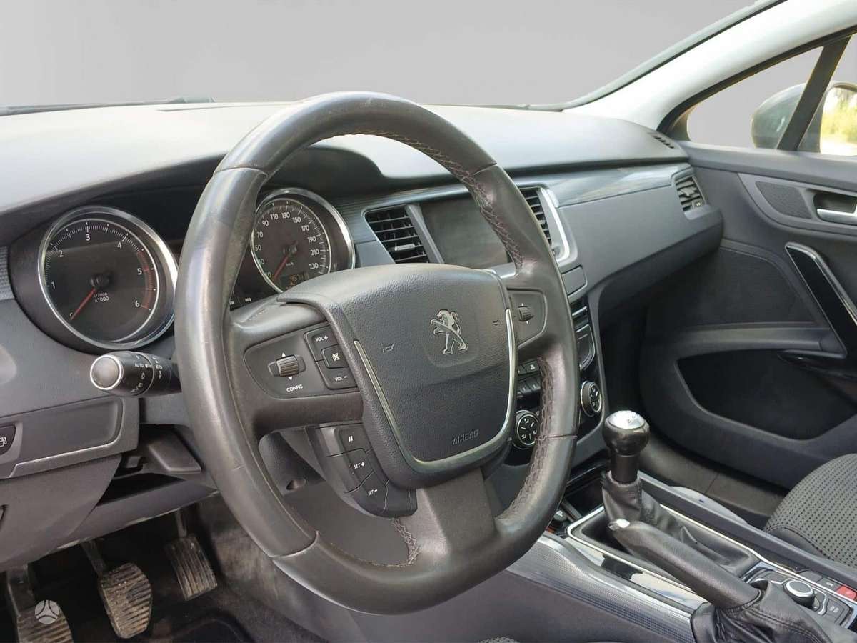 Peugeot 508 2012 — photo 9