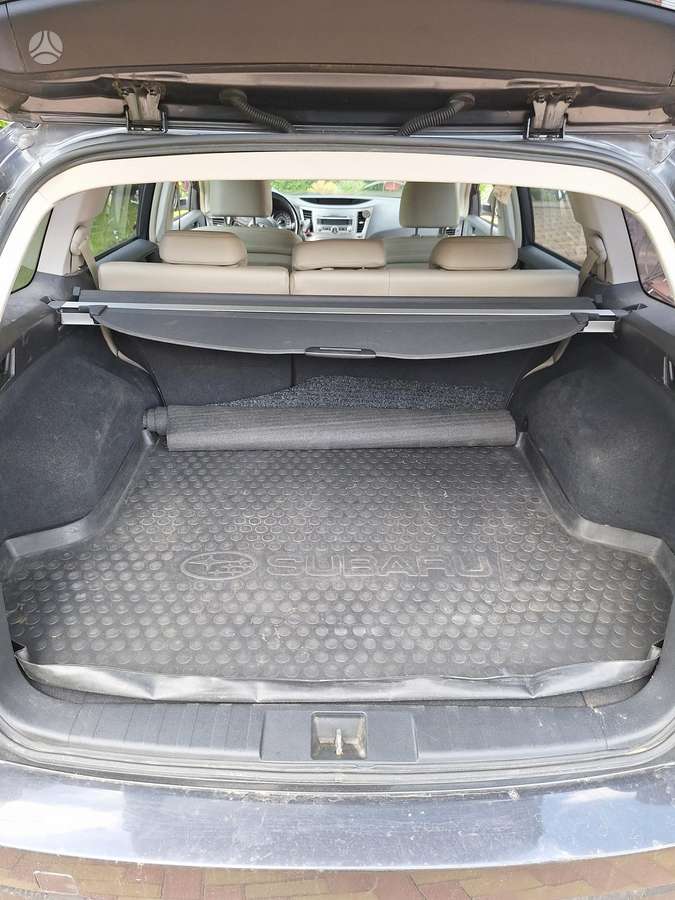 Subaru Outback 2010 — photo 10