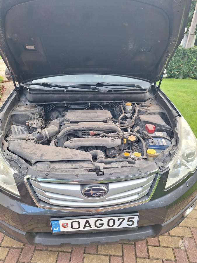 Subaru Outback 2010 — photo 13