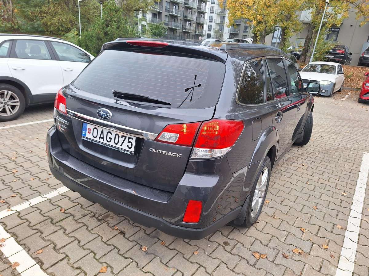 Subaru Outback 2010 — фото 14