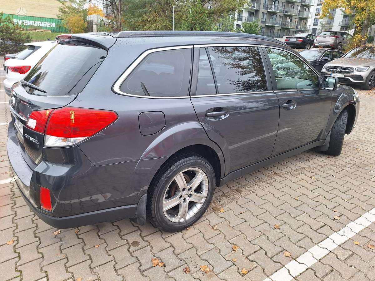 Subaru Outback 2010 — фото 17