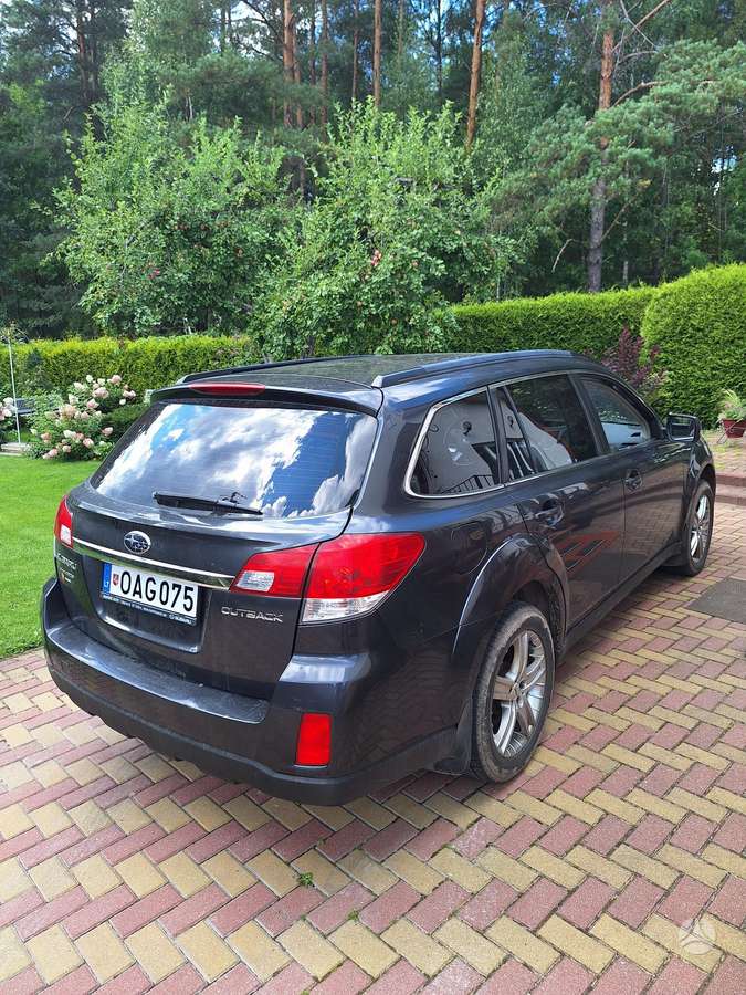 Subaru Outback 2010 — photo 5