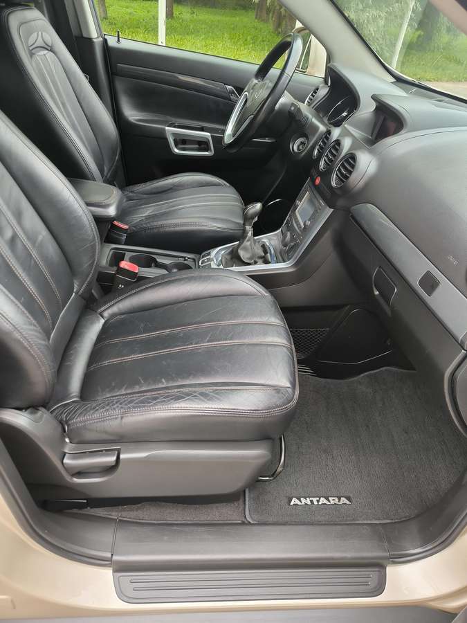 Opel Antara 2012 — photo 17