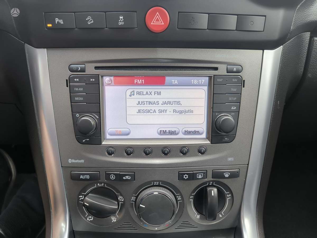 Opel Antara 2012 — photo 28