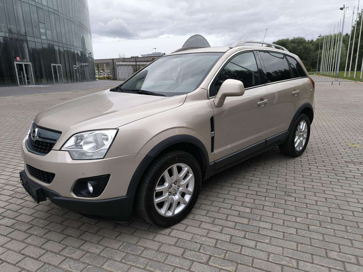 Opel Antara 2012 — interior