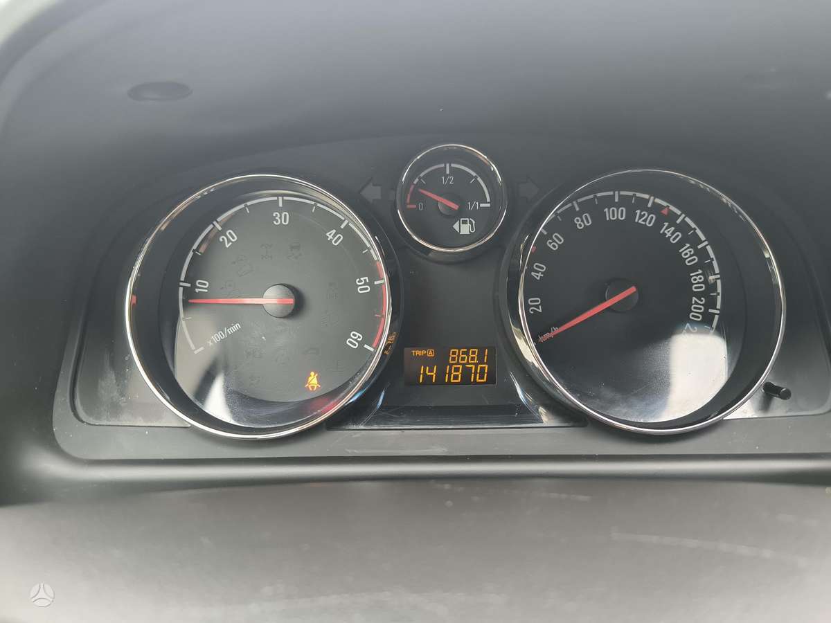 Opel Antara 2012 — photo 30