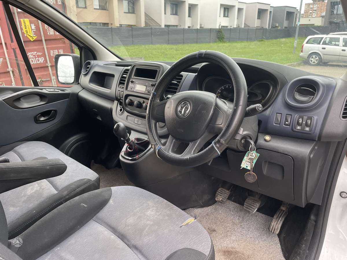 Opel Vivaro 2014 — photo 10